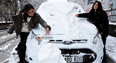 Mart Kapıdan Baktırdı!