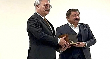 Nurullah Akçayır’a 'Yılın En'i Ödülü 