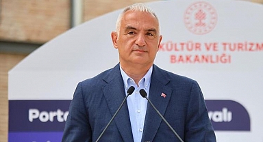 Bakan Ersoy açıkladı: Adana'da bin, Türkiye geneli 40 bin sanatçı katılacak