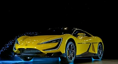 Bu otomobil Dans ediyor, zıplıyor...