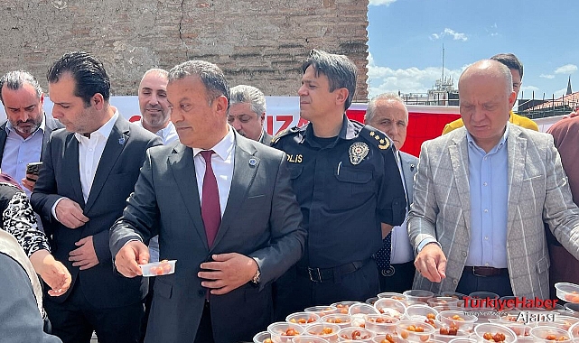 EMŞAV Şehitler İçin Lokma Dağıttı