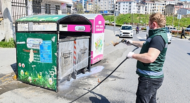 Esenyurt'ta Çöp Konteynerleri Dezenfekte Ediliyor