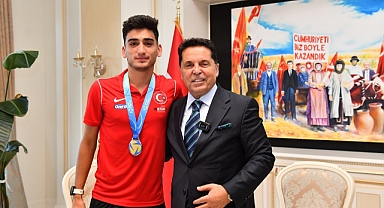 Milli Paratriatloncu Uğurcan, Başkan Özer'e Olimpiyat Şampiyonluğu Sözü Verdi