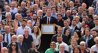 Sarıyer Belediye Başkanı Mustafa Oktay Aksu, Mazbatasını Alarak Görevine Başladı