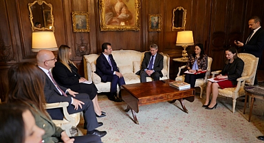 İmamoğlu Paris’te Büyükelçimizi ve Belediye Başkanı Hidalgo’yu Ziyaret Etti