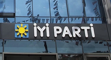 İYİ Parti 6 ilçede nöbet değişimi yaptı