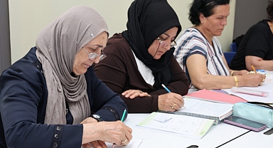 Sarıyerli Ev Kadınlarına Okuma Yazma Eğitimi