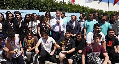 Sarıyerli Gençler, Kanoyla Havuzda Yarıştı