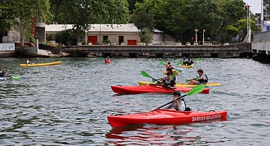 Sarıyerli Gençlerin Boğazda Kano Heyecanı