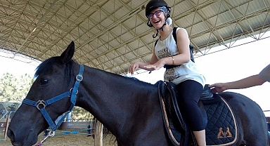 Gebze’de özel çocuklara Atlı Eğitim