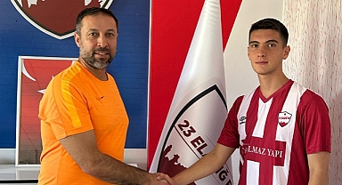 Genç Futbolcu Mert Aycı, 23 Elazığspor Futbol Kulübüne Transfer Oldu
