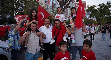 Beylikdüzü'nde 30 Ağustos Coşkusu Zeynep Bastık'la Yaşandı