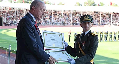 Cumhurbaşkanı Erdoğan, Kara Harp Okulu Mezuniyet Törenine Katıldı