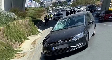 Denetim Yapan Polislere Otomobil Çarparak Ağır Yaraladı