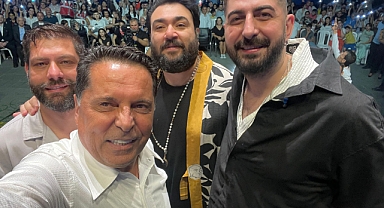 GençFest’te dereceye giren gençler ödüllerini Başkan Özer’den Aldı