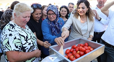 Malkaralı Üreticilere Salça Makinesi Dağıtımı Yapıldı