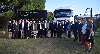 Mercedes-Benz Türk'ten Ekol Lojistik'e 150 Adetlik Dev Teslimat!