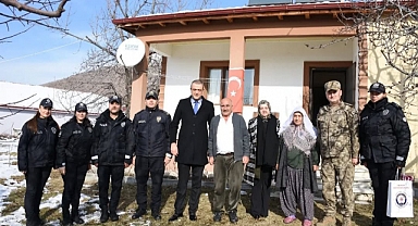 Şehit Polis Ailesine Anlamlı Ziyaret