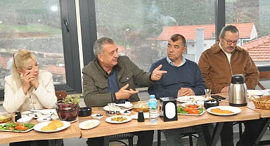 Başkan Günay, Güzelbahçe'de Muhtarlarla Buluştu