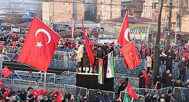 Galata Köprüsü’nde Filistin İçin Tek Yürek