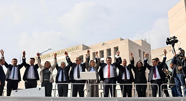 İmamoğlu İki Dosyadan İfade Verdi. İstanbul, İmamoğlu'na Sahip Çıktı.