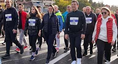 İmamoğlu ve Dedetaş, Türkiye İş Bankası 46. İstanbul Maratonu’na Katıldı
