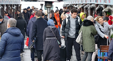 ‘Yılbaşı Pazarı 2025’ Üsküdar’da Başladı