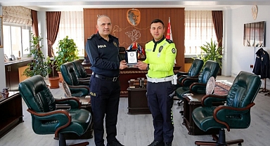 Emniyet Müdürü Tayinci Polislere Plaket Verdi 