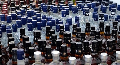 Sahte içki tehlikesi büyüyor! 7 ilde 56 operasyon, 65 kişi hayatını kaybetti, 150 milyon tl’lik kaçak ürün ele geçirildi