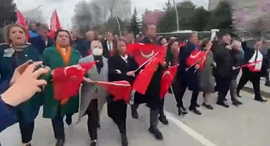CHP'li milletvekilleri Ekrem İmamoğlu İçin Yürüdü