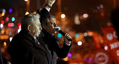 Özgür Özel ve Mansur Yavaş Saraçhane'den Seslendi