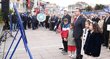 Başkan Aksu, 23 Nisan Ulusal Egemenlik Ve Çocuk Bayramı Resmi Töreni’ne Katıldı