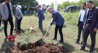 Bursa İnegöl’de Çevre Haftasında 150 fidan toprakla buluştu