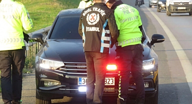 Sadece 1 Haftada Usulsüz Çakar Takan 50 Sürücüye CEZA 
