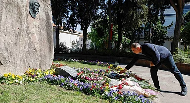 Zübeyde Hanım'ın anıt mezarına ziyaret