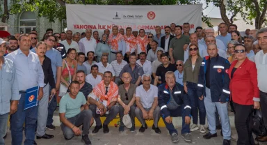 İzmir’de yangınla mücadeleye güçlü destek: 85 muhtara su tankeri