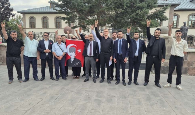 Erzurumlulardan, Erzurum Kongresi Binasının Önünden 'Süreç' Tepkisi