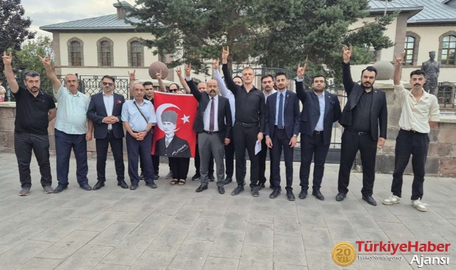 Erzurumlulardan, Erzurum Kongresi Binasının Önünden 'Süreç' Tepkisi