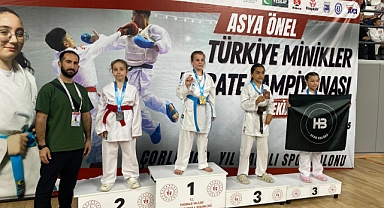 Sarıyer Belediyesi Spor Kulübü Minik Karatecilerinden Üç Kupa