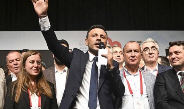 CHP İstanbul İl Yönetimi Görevden Alındı