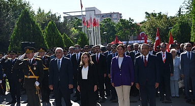Zafer Bayramı'nın 103. yıl dönümü, Diyarbakır'da Coşkuyla kutlandı