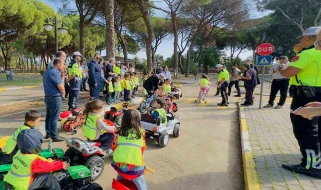 Aydın Nazilli'de minik trafik dedektifleri iş başında