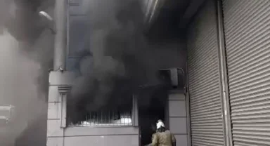 İstanbul Eyüpsultan’da iş hanında depo yangını!