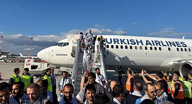 Küresel Sumud Filosu aktivistleri İstanbul'a döndü! Bakanlardan 'hoş geldiniz' mesajı