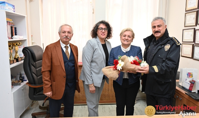 Şehit Komiser Eşinin Öğretmenler Günü'nü Kutladı