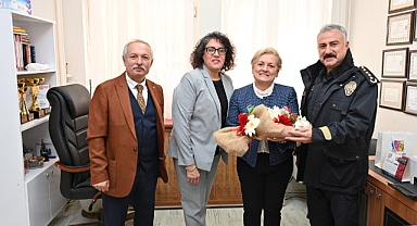 Şehit Komiser Eşinin Öğretmenler Günü'nü Kutladı 