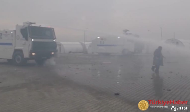 Polis Tatbikatı: İşçilerin Eylemi İçin TOMA'lı Müdahale Provası