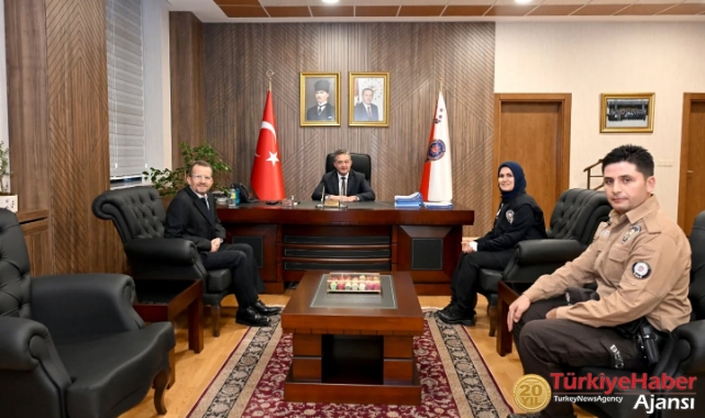 Polislerin Talebi Olmadan Makamında Onlarla Birebir Görüşmelere Başladı.