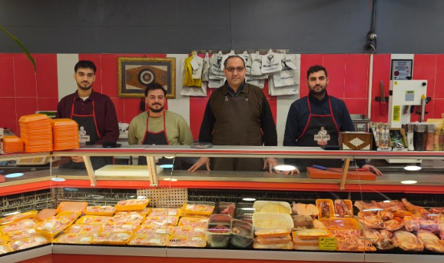 Etçim Ömer'den Emeklilere yüzde 10 destek