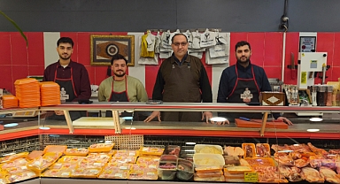 Etçim Ömer'den Emeklilere yüzde 10 destek